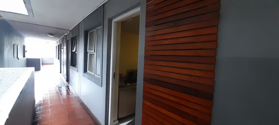 1 Bedroom Property for Sale in Maitland Western Cape